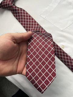 Gravata Semi Slim Bordô Xadrez Grid Prata – 2400 Fios na internet