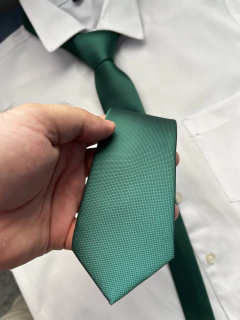 Gravata Slim Verde Bandeira Qaudriculada- 1200 Fios na internet