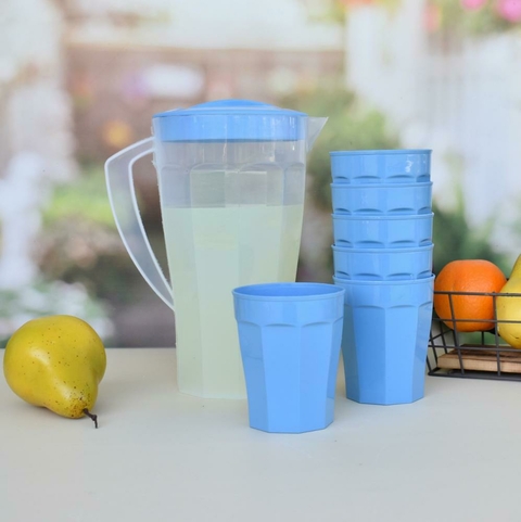 Jarra plastica con 6 vasos