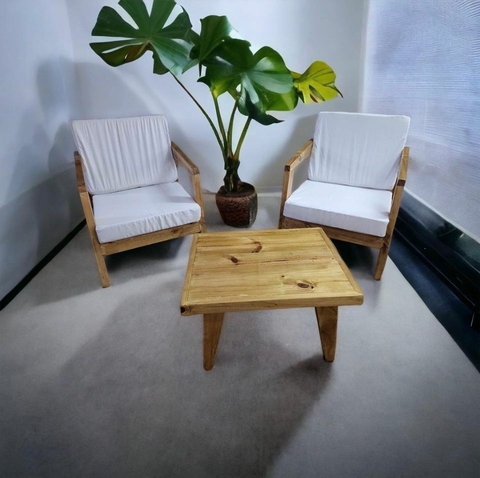 2 American Wood + Mesa ( barnizados con almohadon de asiento y respaldo) - comprar online