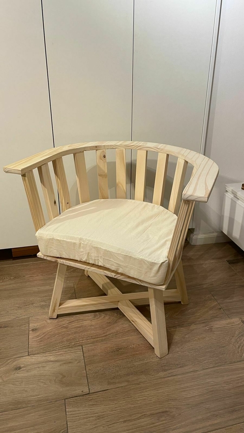 1 sillon Gervasoni sin barnizar con almohadon