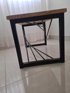 A PEDIDO Mesa ratona con estructura metálica