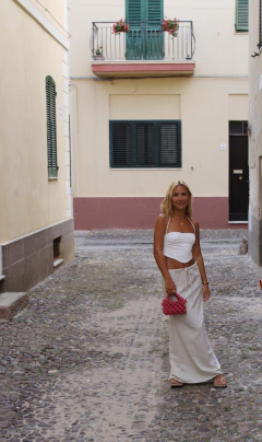 Corset Capri na internet