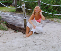 Jardineira Satu na internet