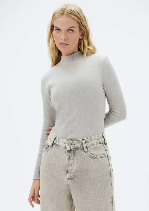 Blusa Hering básica feminina manga longa gola alta em ribana canelada - cinza