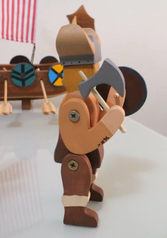 Viking articulado com acessórios na internet