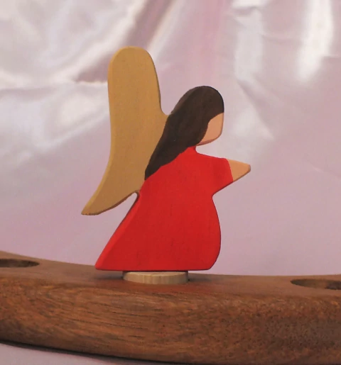 Anjinho rezando vermelho