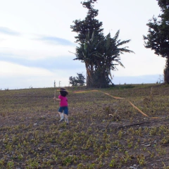 Fita colorida para brincar na internet