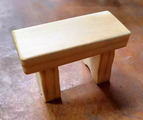 Banco para 1 bonequinho