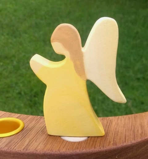 Anjinho rezando amarelo