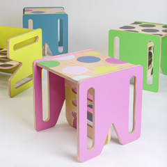 CADEIRA CUBO BOLOTAS COLORIDAS - comprar online