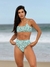 Biquíni Conjunto Malibu Flores Verde - Top com Alças Fixas e Bojo Removível e Calcinha Cintura Alta (Hot Pants)