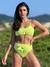 Biquíni Conjunto Malibu Verde Canelado Folia - Top Faixa com Alças Fixas e Bojo Removível e Calcinha Cintura Alta (Hot Pants) - comprar online