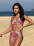 Biquíni Conjunto Malibu Folhas Vermelha - Top com Alças Fixas e Bojo Removível e Calcinha Cintura Alta (Hot Pants) - Amar Biquinis