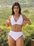 Biquíni Conjunto Marcela Branco Canelado - Top Cortininha Fixa Com Bojo Removível e Cintura Alta (Hot Pants) com Regulagem Lateral
