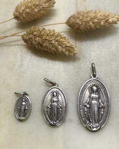 Virgen de la Medalla Milagrosa 26 mm - comprar online