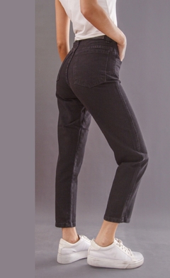 Jean mom Logan negro - comprar online