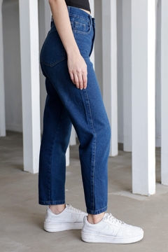 Jean mom Logan azul en internet