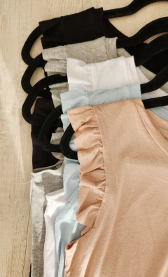 Remera Olivia crep voladitos