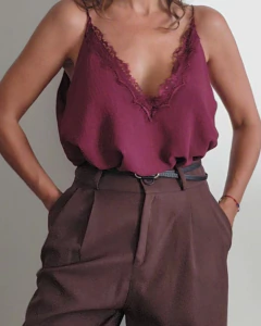 Musculosa Lara encaje escote V - comprar online