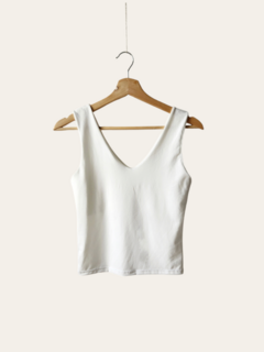 musculosa soft cuello V en internet