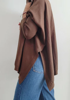 sweater poncho bremer con tajo - Amapola
