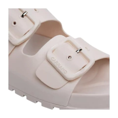 Sandália papete branca feminina com solado antiderrapante e design moderno, perfeita para compor looks despojados - Carrano