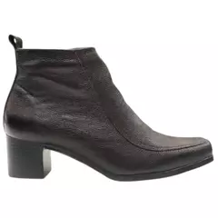 Bota feminina cano baixo em couro preto da marca Gruller, modelo 14012G.