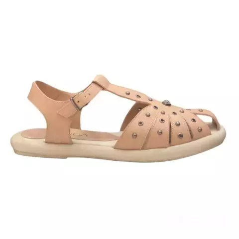 Sandália rasteira feminina nude com tachas, fechamento em fivela e solado confortável - ideal para o dia a dia - Vogga