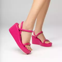 SANDÁLIA FLATFORM LIGHT COURO FUCHSIA CARRANO 546003 - loja online