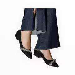 SAPATILHA BICO FINO PRETO COM BRILHO MAITHE 15660 - comprar online