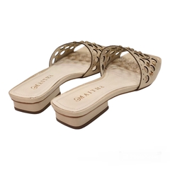 FLAT VERNIZ NUDE COM PEDRARIA MAITHE 069B42 - PISTA LIVRE