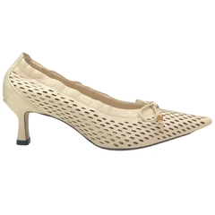 SCARPIN SALTO BAIXO FINO VERNIZ OFF WHITE VICENZA P104730055
