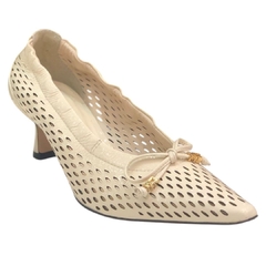 SCARPIN SALTO BAIXO FINO VERNIZ OFF WHITE VICENZA P104730055 - comprar online