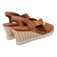 SANDÁLIA FEMININA NEOPRENE/COURO CARAMELO CONFORTARIA 6863009 - PISTA LIVRE