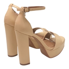SANDÁLIA FEMININA SALTO ALTO BEGE LATELIER 82083 - PISTA LIVRE