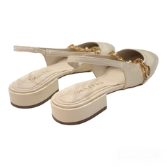 SLINGBACK SALTO BAIXO VERNIZ GELO CORRENTE PÉROLAS MAITHE 023B42 - PISTA LIVRE