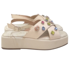 SANDÁLIA FEMININA RASTEIRA COURO PEDRARIA OFF WHITE SANTA FLOR 5080445 - PISTA LIVRE