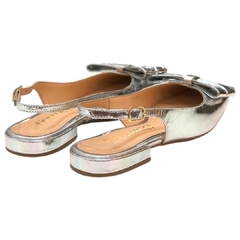SLINGBACK COURO METALIZADO PRATA LAÇO FERRUCCI 2420504FC - PISTA LIVRE