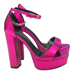 SANDÁLIA FEMININA SALTO ALTO METALIZADA ROSA LATELIER 82083 - PISTA LIVRE