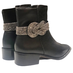 BOTA FEMININA CANO BAIXO COURO BRILHO PRETO MAITHE 39037M - PISTA LIVRE