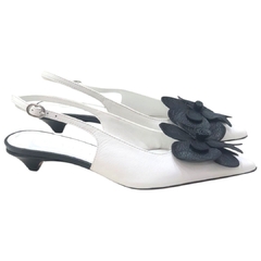 SLINGBACK COURO BICOLOR FLOR SALTO BAIXO VICENZA 101810050 - loja online