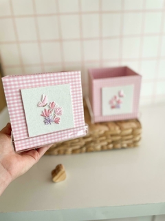 Cachepô com Tampa Vichy Rosa Manuela