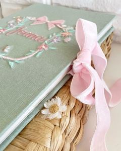 Caderno Assinatura Grande Menta Monograma - comprar online
