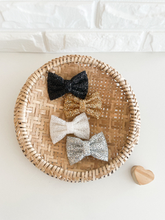 Laço Mini Paetê Branco - comprar online