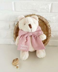 Ursinho Pelúcia com Laço Linho Rose
