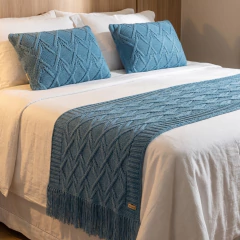 KIT PESEIRA TRICÔ LUNA CAMA CASAL 200X60cm + 2 CAPA DE ALMOFADA - Usufruto Home Decor 