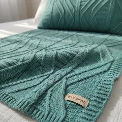 KIT PESEIRA TRICÔ HELENA CAMA CASAL 200X60cm + 2 CAPAS DE ALMOFADA na internet