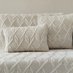 KIT MANTA TRICOT LUNA 90x150cm + 1 CAPA 45X45cm E 1 CAPA 30X50 - Usufruto Home Decor 