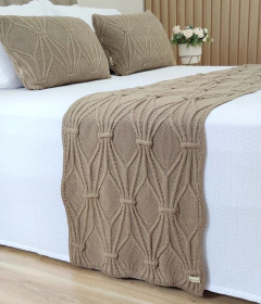 KIT PESEIRA BRENDA QUEEN* PESEIRA TRICOT 230X60cm + 2 CAPAS DE ALMOFADAS
